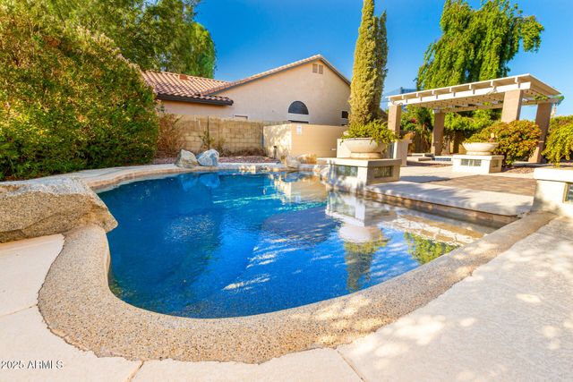 4704 E Hearn Road, Phoenix, AZ 85032
