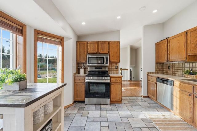 21913 N MEADOWVIEW Dr, Colbert, WA 99005