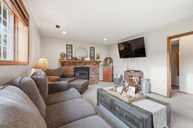 21913 N MEADOWVIEW Dr, Colbert, WA 99005