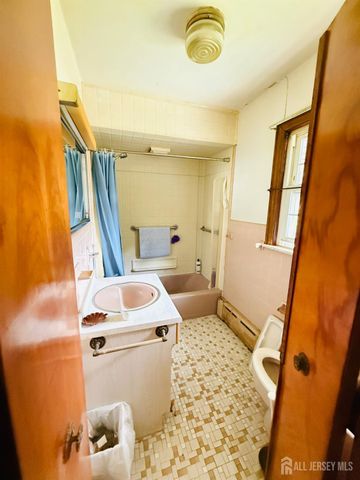 7 Winkler Road, Sayreville, NJ 08872