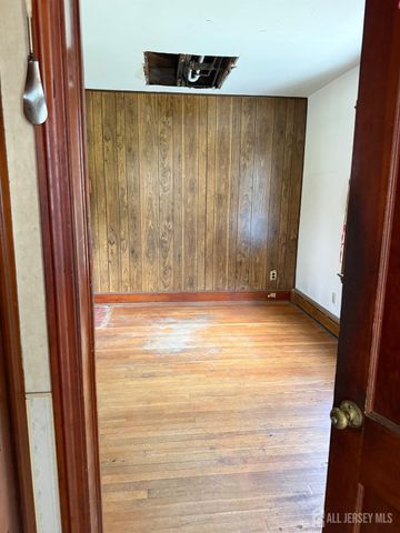 7 Winkler Road, Sayreville, NJ 08872