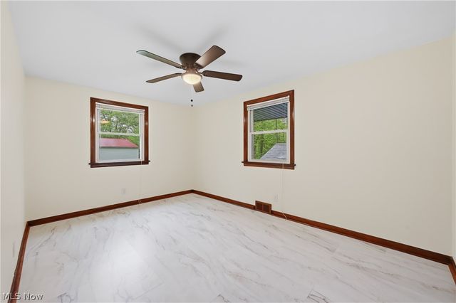 5452 W Webb Road, Youngstown, OH 44515