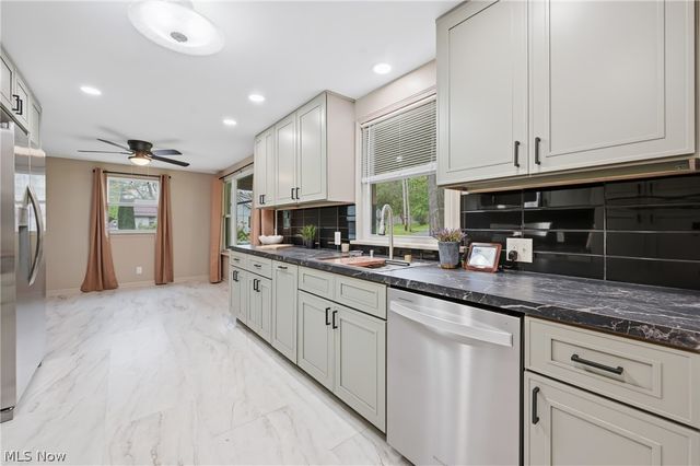 5452 W Webb Road, Youngstown, OH 44515