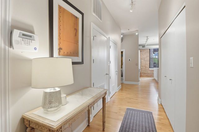 23 N Green Street 202, Chicago, IL 60607