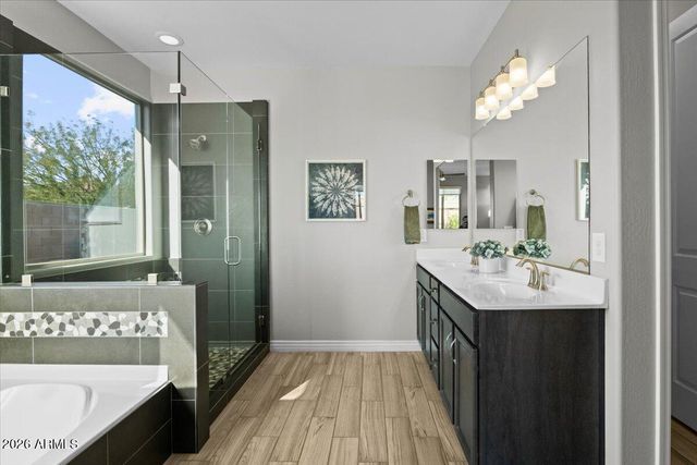 2520 W Moura Drive, Phoenix, AZ 85085