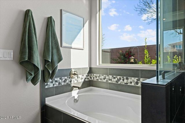 2520 W Moura Drive, Phoenix, AZ 85085