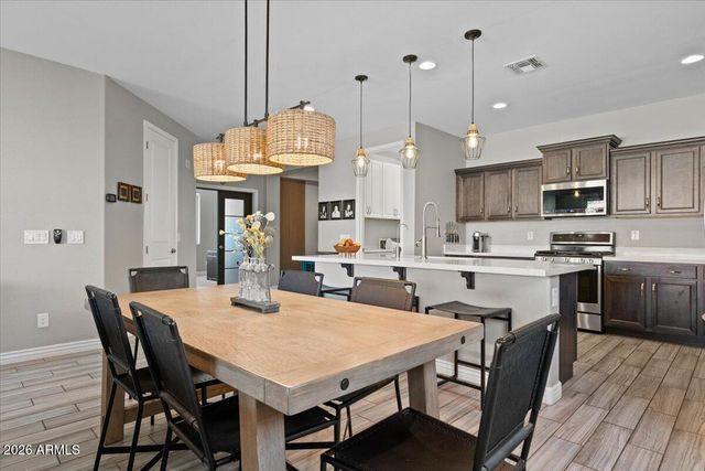 2520 W Moura Drive, Phoenix, AZ 85085