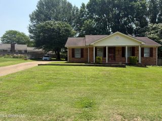 8528 E Cedar Circle Circle, Southaven, MS 38671