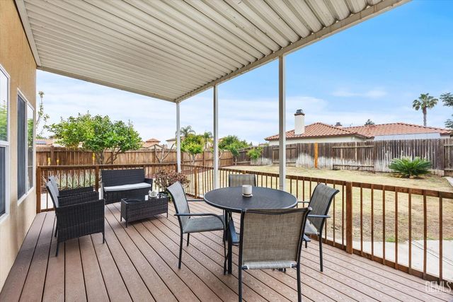 316 Solecita Way, Bakersfield, CA 93314