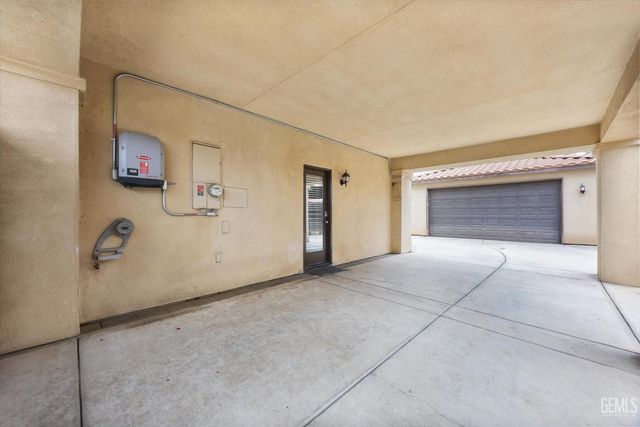 316 Solecita Way, Bakersfield, CA 93314