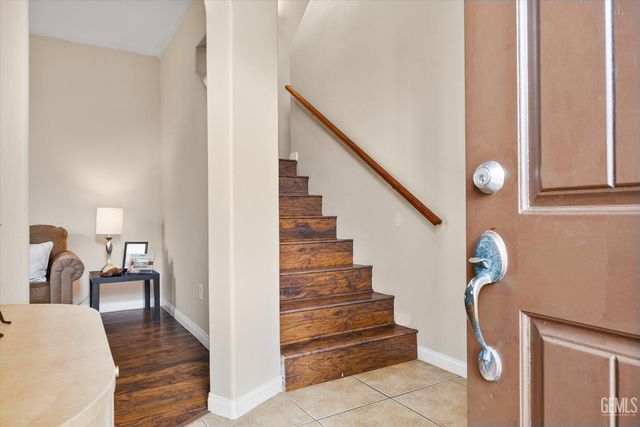 316 Solecita Way, Bakersfield, CA 93314