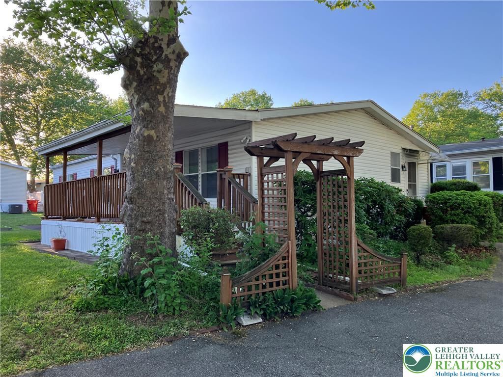 6 Springridge Road, Bath Boro, PA 18014