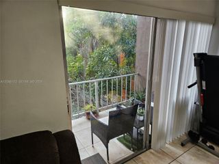 9483 SW 76th St N8, Miami, FL 33173