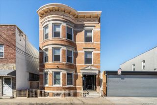 36-34 11th Street 2F, Astoria, NY 11106