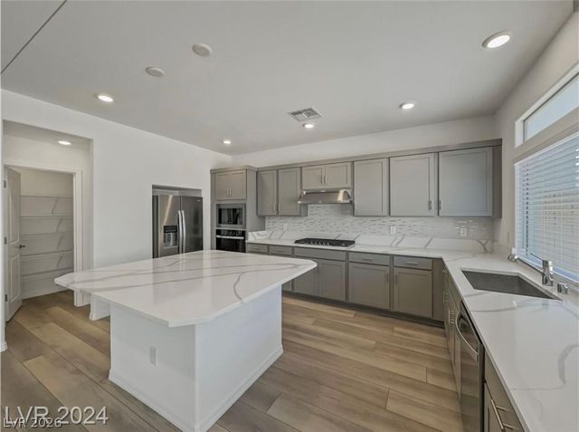 7128 Bold Rock Avenue, Las Vegas, NV 89113