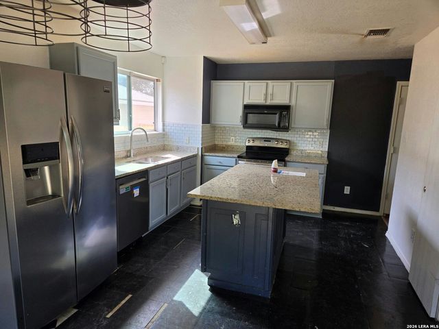 8211 Steep Valley, Converse, TX 78109