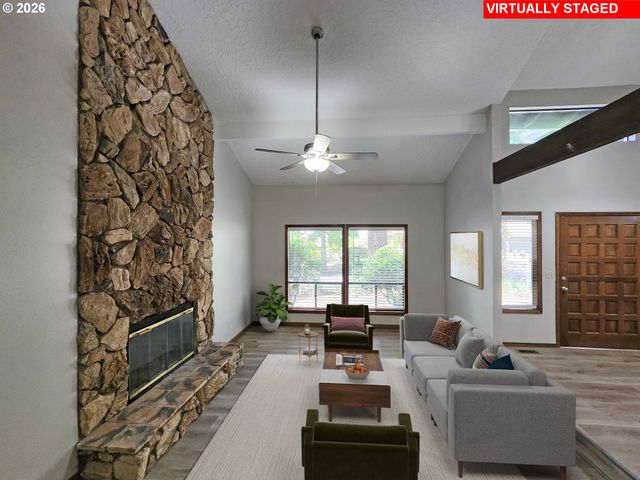 8768 Sw IROQUOIS Dr, Tualatin, OR 97062