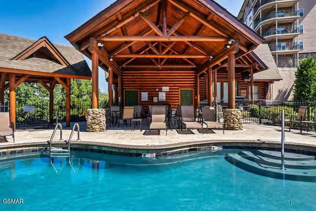 442 Big Bear Way, Pigeon Forge, TN 37863