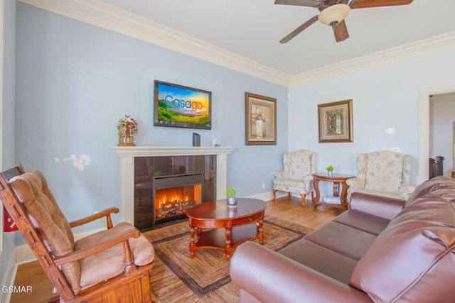 442 Big Bear Way, Pigeon Forge, TN 37863