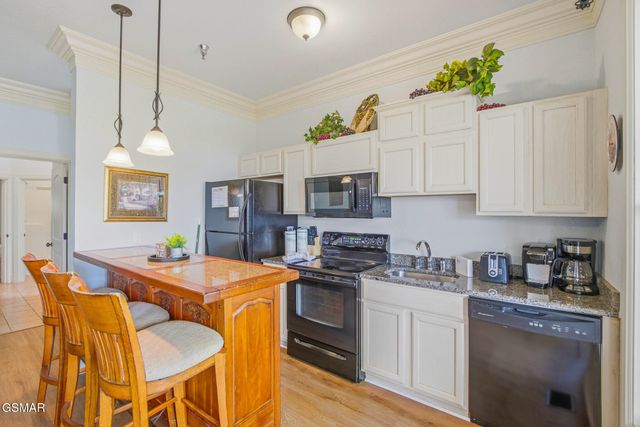 442 Big Bear Way, Pigeon Forge, TN 37863