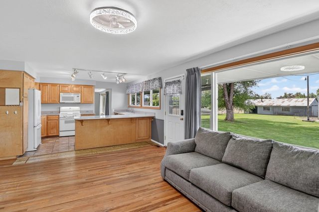 4107 N Herald Rd, Spokane, WA 99206