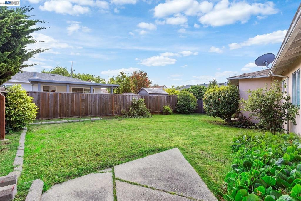 Image 10 of property listing at 26350 Stryker St, Hayward, CA 94545