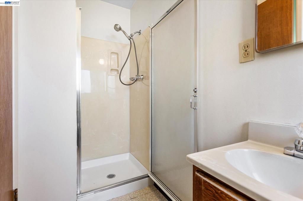 Image 14 of property listing at 26350 Stryker St, Hayward, CA 94545