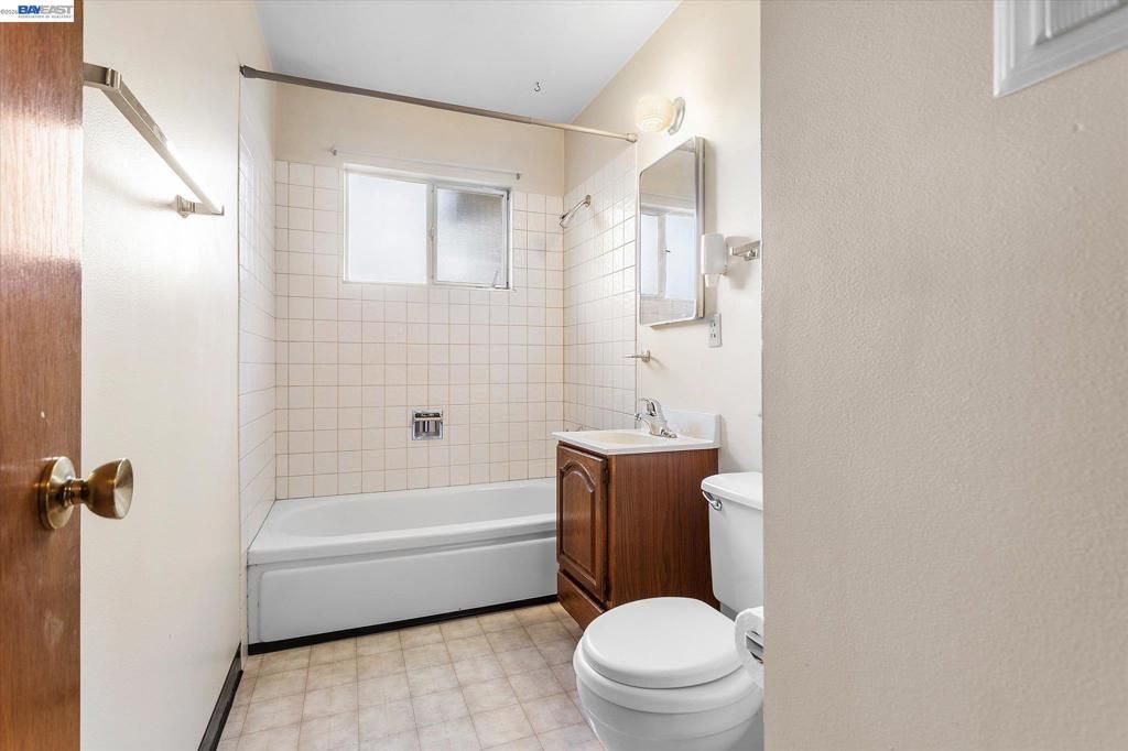 Image 24 of property listing at 26350 Stryker St, Hayward, CA 94545