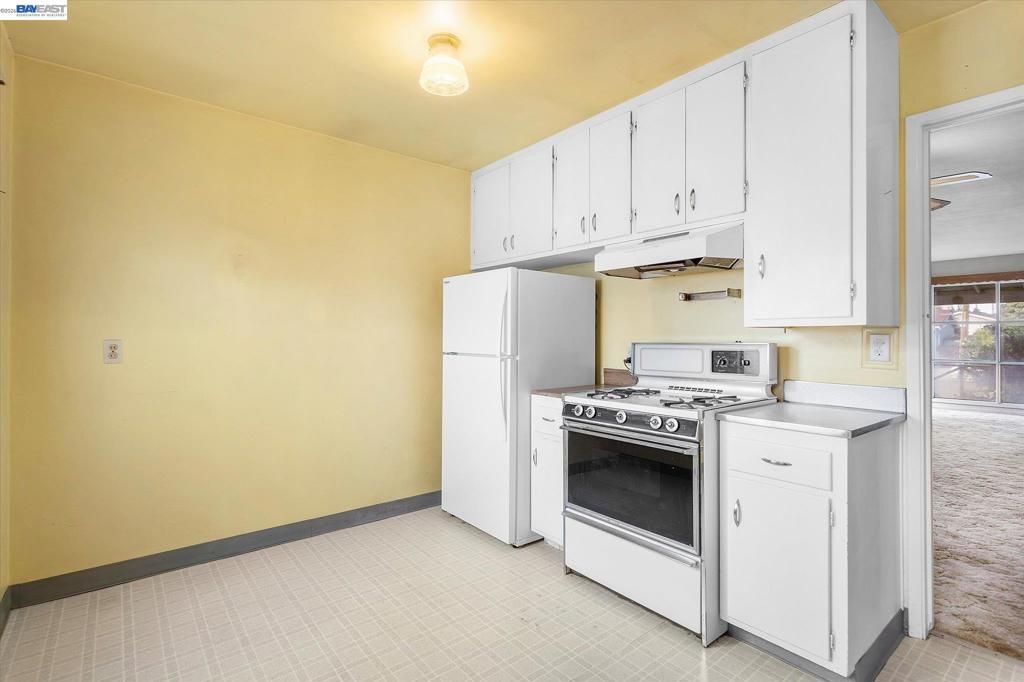 Image 4 of property listing at 26350 Stryker St, Hayward, CA 94545