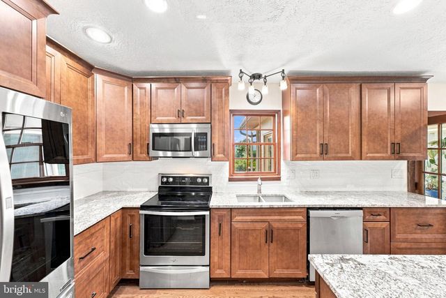 149 KING DAVID DR, Linden, VA 22642