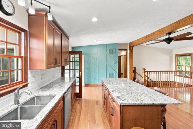 149 KING DAVID DR, Linden, VA 22642