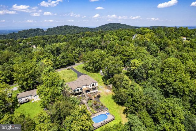 149 KING DAVID DR, Linden, VA 22642
