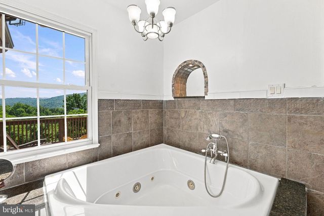 149 KING DAVID DR, Linden, VA 22642