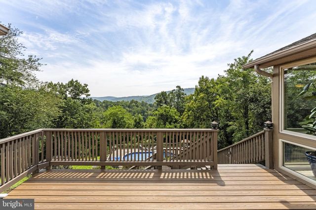 149 KING DAVID DR, Linden, VA 22642