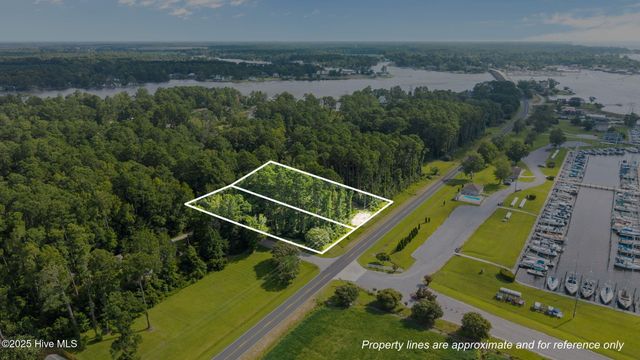 690 Oriental Road, Oriental, NC 28571