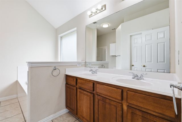 6109 Gillispie Drive, Fort Worth, TX 76132