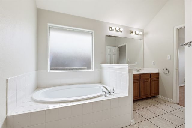 6109 Gillispie Drive, Fort Worth, TX 76132