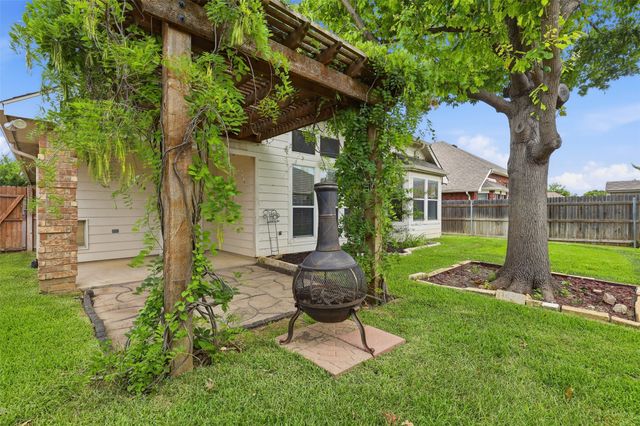 6109 Gillispie Drive, Fort Worth, TX 76132