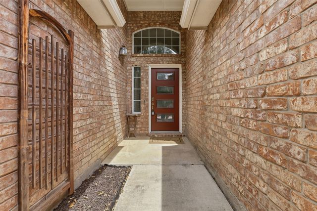 6109 Gillispie Drive, Fort Worth, TX 76132