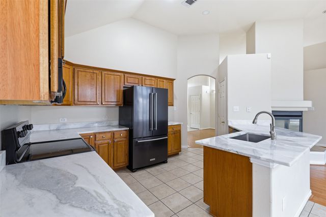 6109 Gillispie Drive, Fort Worth, TX 76132