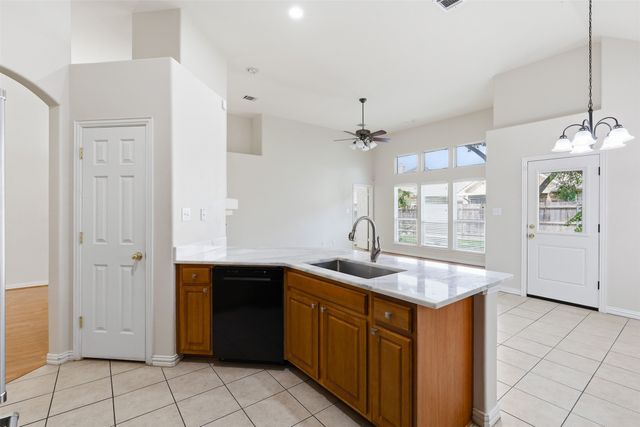 6109 Gillispie Drive, Fort Worth, TX 76132