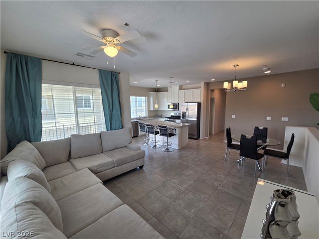 8577 Insignia Avenue 103, Las Vegas, NV 89178