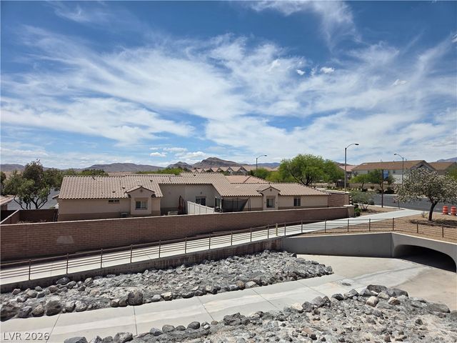 8577 Insignia Avenue 103, Las Vegas, NV 89178