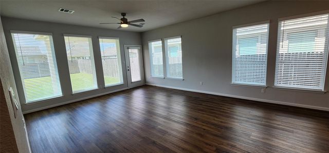 348 Banyon DR, Liberty Hill, TX 78642