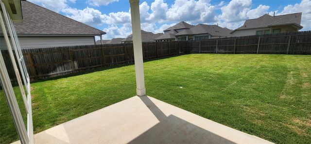 348 Banyon DR, Liberty Hill, TX 78642