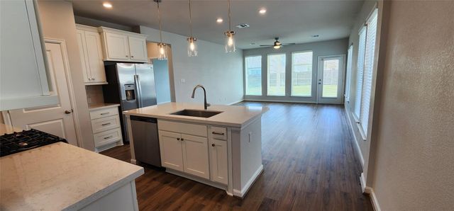 348 Banyon DR, Liberty Hill, TX 78642