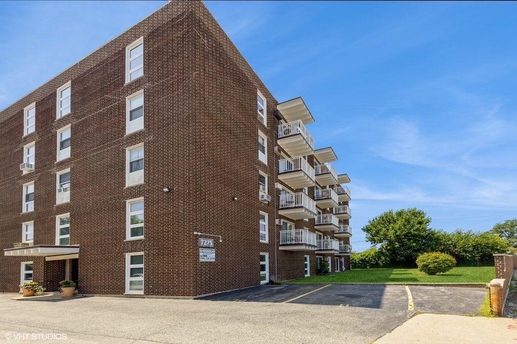 7225 W Higgins Avenue 101, Chicago, IL 60656