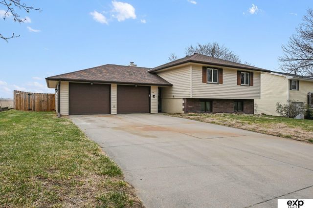 240 Riverview Drive, Blair, NE 68008