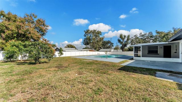1599 AVENUE E NE, Winter Haven, FL 33881