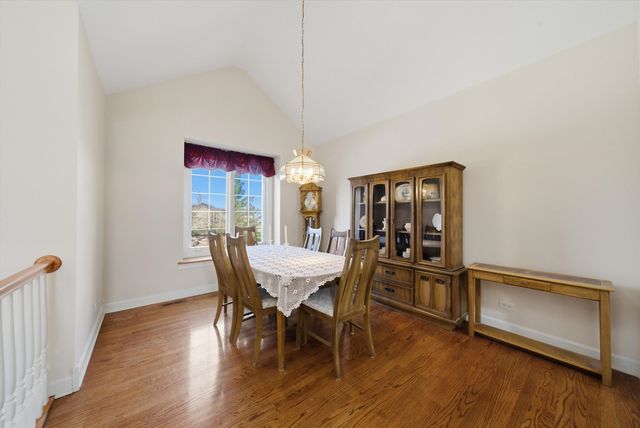 8839 S 83rd Avenue, Hickory Hills, IL 60457